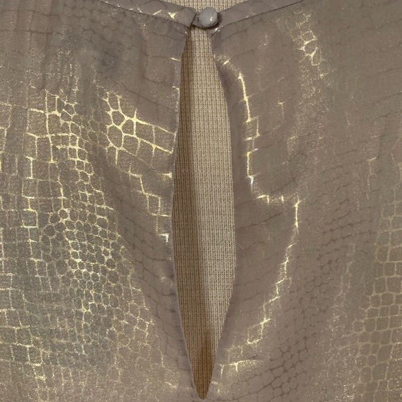 ✨NWT✨ Joie Metallic Snake Skin Gold Top - Picture 7 of 9
